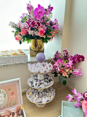 Prato de Doces com Pé em Porcelana – Bailarina (3 Andares)  (29 cm)